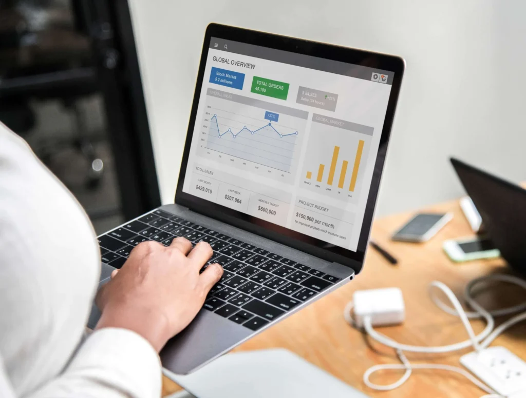 Businesswoman Working Laptop 2 Scaled 1 1024x776
